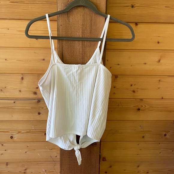 White Ribbed Tank Top w/ Knot in the Front - Picture 4 of 5